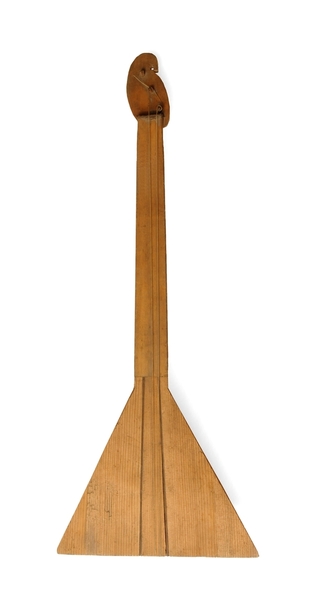 Balalajka, anonym, Rusko. Národní muzeum – Etnografické oddělení Historického muzea, inv. č. HM4 83937. 